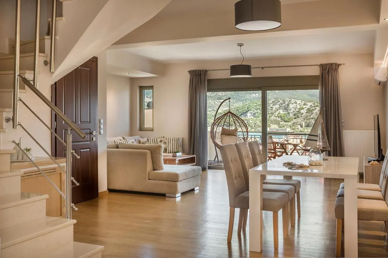 Grand View Maisonette Аргостолион
